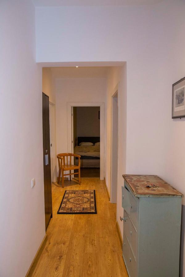 Central Sofia 3-Bedroom Apartment - Urban Art Gallery - Free Parking! Экстерьер фото